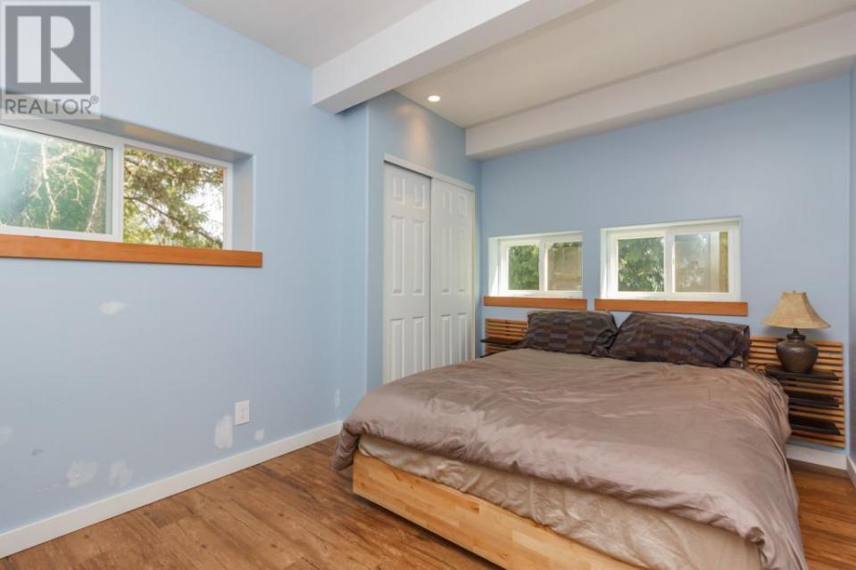 <p><span>2615 Savory Rd., Victoria, B.C.</span><br> There are two bedrooms, one in the main living area as well as a self-contained lower sleeping area, making it ideal for use as an Airbnb, according to the listing.<br> (Photo: Zoocasa) </p>