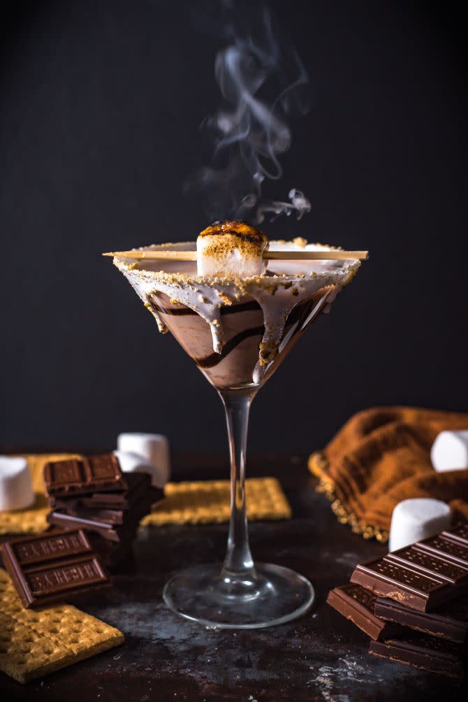 smores martini with hersheys chocolate and graham crackers