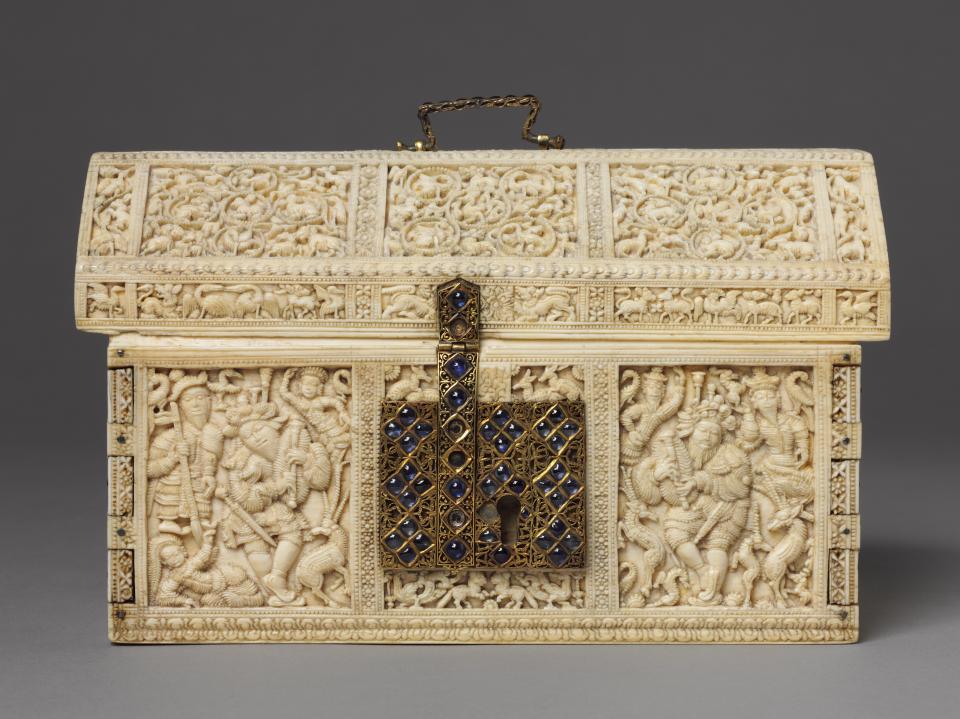 The Robinson Casket
Kotte, Sri Lanka, c. 1557
Carved ivory, with silver gilt hinges, gold filigree lock and handle set with sapphires
13.7 × 22.8 × 12.7 cm
Victoria and Albert Museum, IS.41-1980
