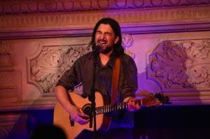 Noah Kahan, Vermont-born singer-songwriter of “Dial Drunk,” is bringing  back stomp clap hey - Vox