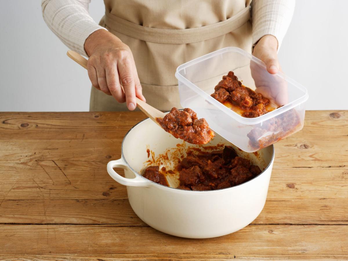 Should You Worry About the Condensation on Your Tupperware Container Lids?