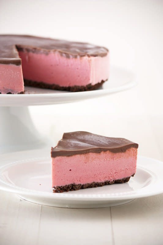 <strong>Get the <a href="http://www.handletheheat.com/chocolate-covered-strawberry-ice-cream-pie/" target="_blank">Chocolate Covered Strawberry Ice Cream Pie recipe</a> from Handle The Heat</strong>