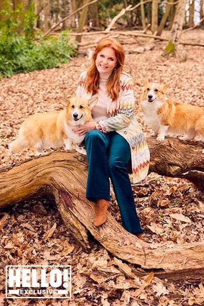 sarah-ferguson-corgis