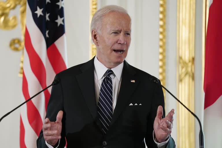 El presidente de Estados Unidos, Joe Biden, habla durante una conferencia de prensa con el primer ministro de Japón, Fumio Kishida, en el Palacio de Akasaka, el lunes 23 de mayo de 2022 en Tokio.  (AP Foto/Evan Vucci)