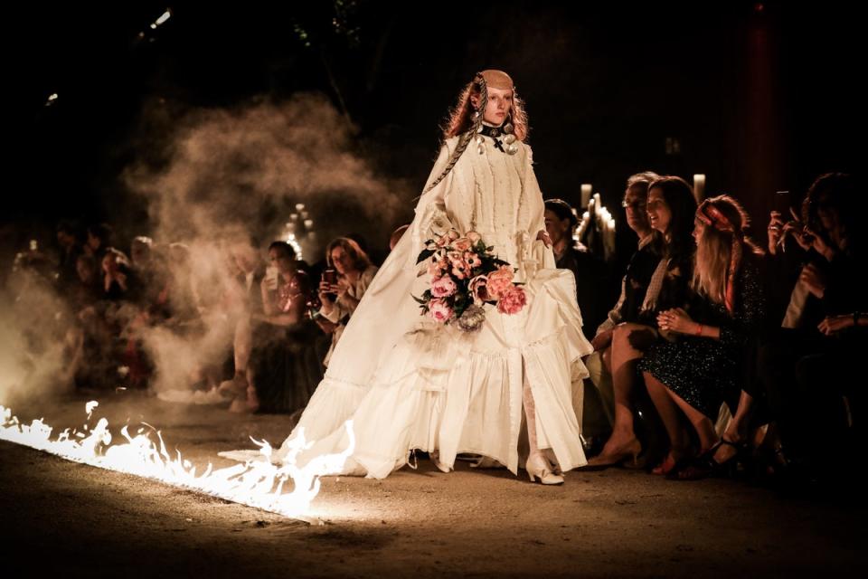 Gucci Cruise 2019: Blushing bride at Gucci Cruise 2019 (Getty Images)