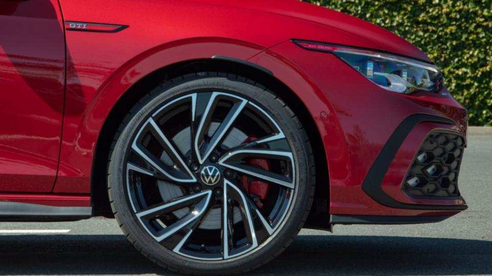 Golf GTI專屬高性能紅色煞車卡鉗。(圖片來源/ Volkswagen)