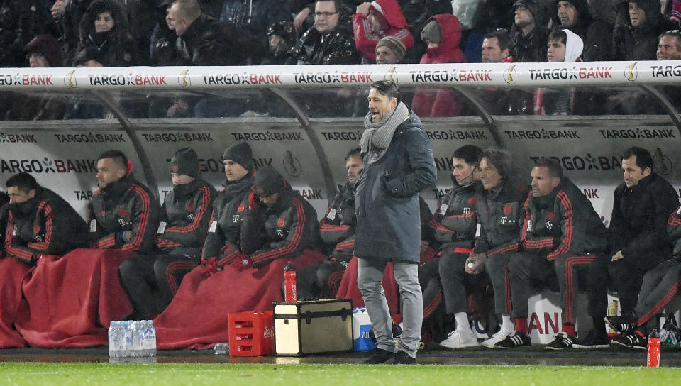 Bayern coach Niko Kovac coaches his team during the German soccer cup, DFB Pokal, match between the 4th divisioner SV Roedinghausen and Bayern Munich in Osnabrueck, Germany, Tuesday, Oct. 30, 2018. (AP Photo/Martin Meissner)