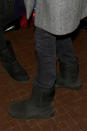 ... unten die Tränen in die Augen. Ron Wood mit UGG-Boots? Absolutes Fashion-No-Go! (Bild: Getty Images)