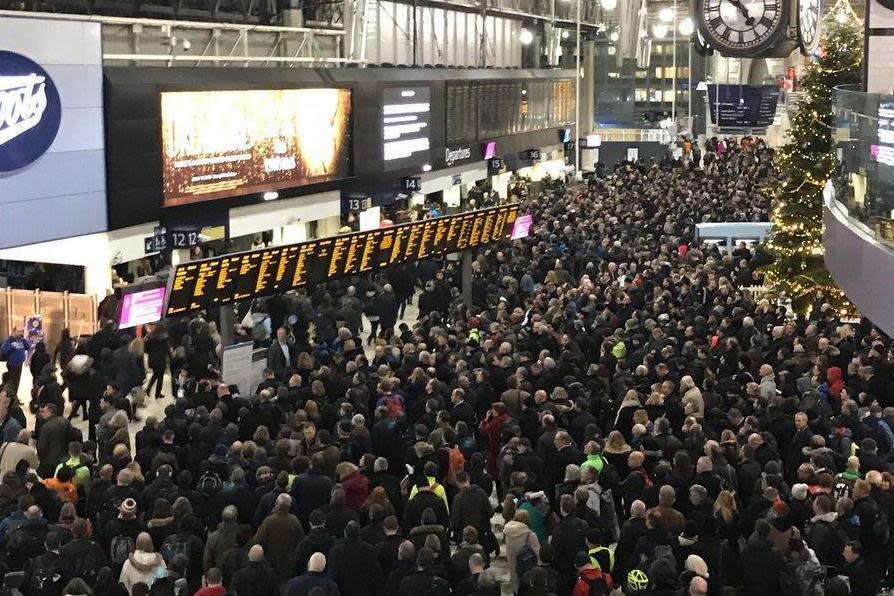 The concourse was filled with commuters trying to get home. (Ruairi McBride)