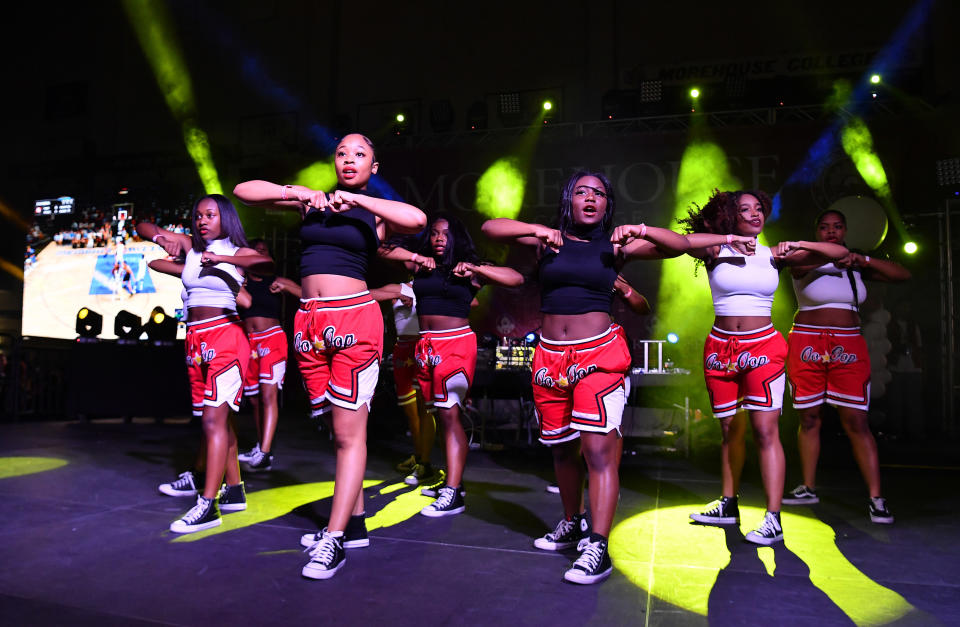 A Delta Sigma Theta dance competition