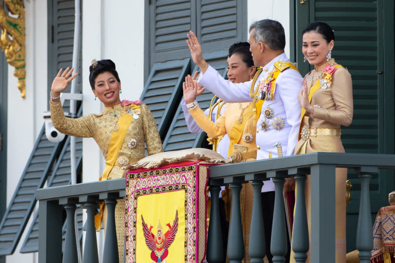 泰國的二公主希里萬納瓦瑞（左一）20年來，居然沒跟母親說過話。（圖／達志／美聯社）