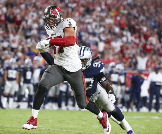 Video: Rob Gronkowski had great reaction to Bucs' Super Bowl ring