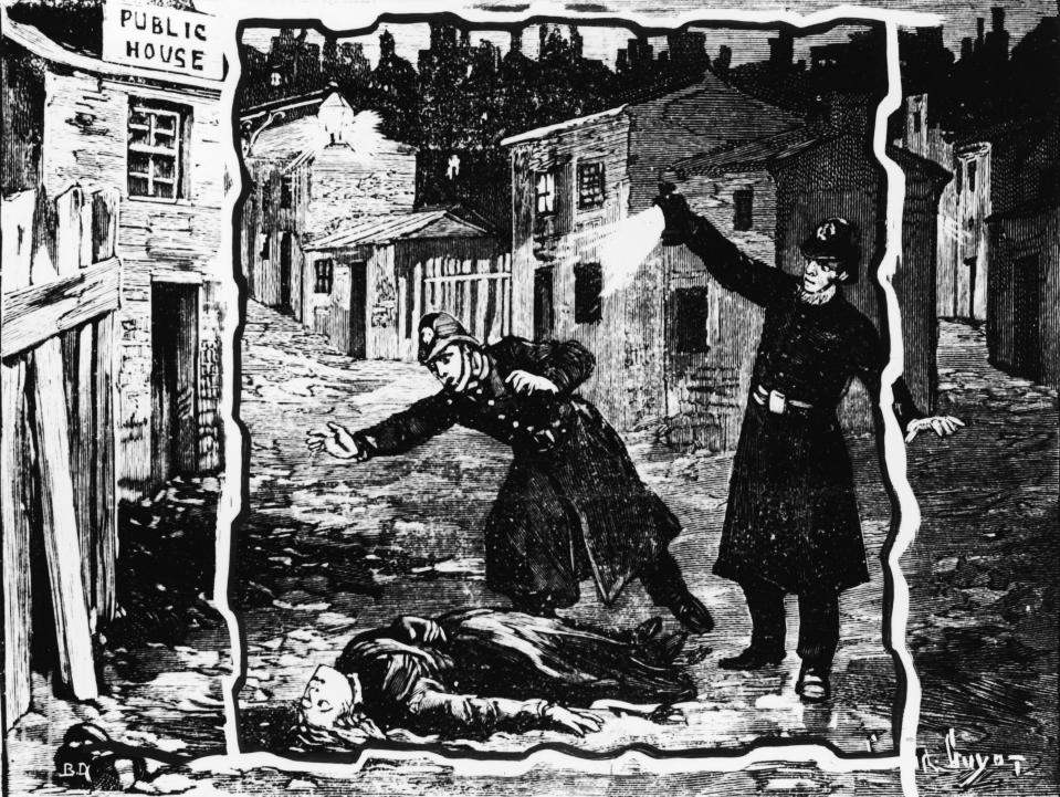 Illustration shows the police discovering the body of one of Jack the Ripper's victims, probably Catherine Eddowes, London, England, late September 1888. (Photo by Hulton Archive/Getty Images)
