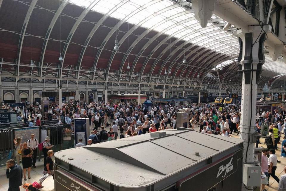 Huge crowds: Delays at Paddington earlier this year. (Twitter/ @rkstap)