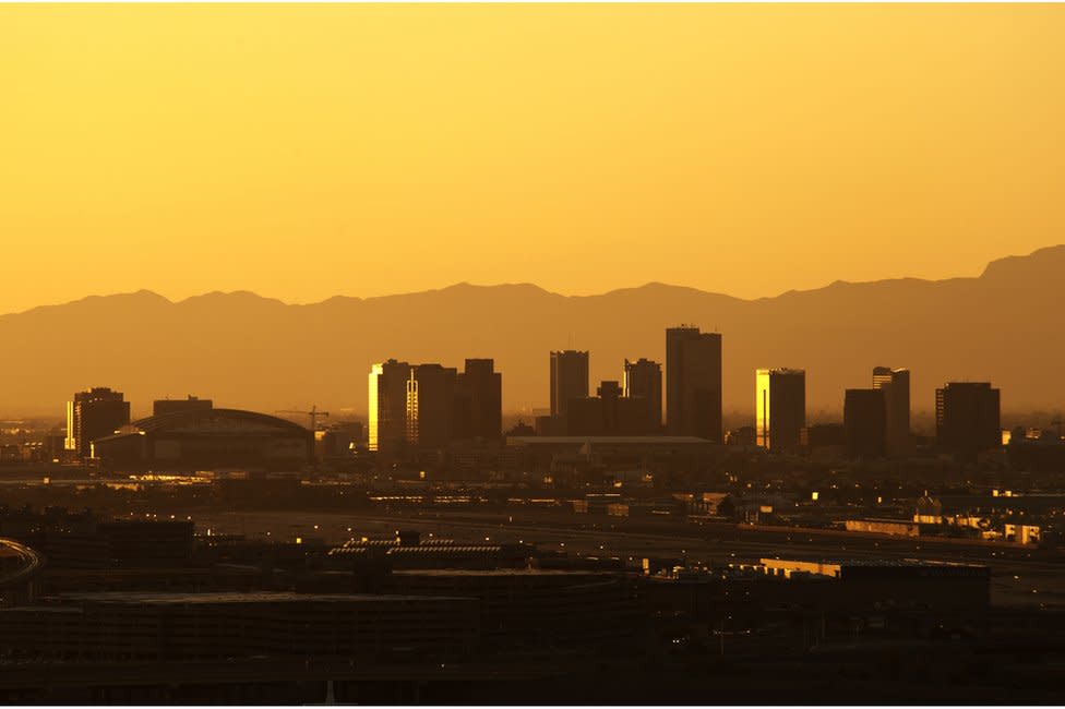 Skyline de Phoenix, Arizona, al atardecer.