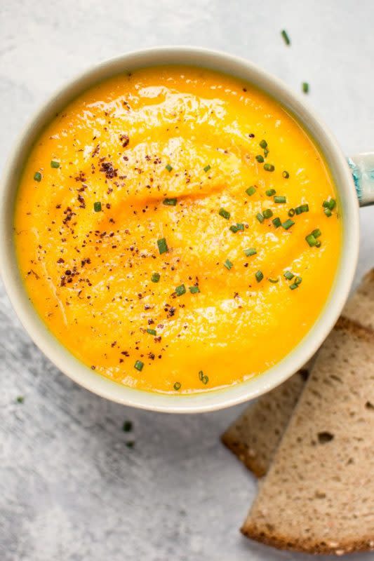 <p>Salt and Lavender</p><p>Fall lunch has never been tastier. </p><p><strong>Get the recipe: <a href="https://www.saltandlavender.com/acorn-squash-and-carrot-soup/" rel="nofollow noopener" target="_blank" data-ylk="slk:Acorn Squash and Carrot Soup;elm:context_link;itc:0;sec:content-canvas" class="link ">Acorn Squash and Carrot Soup</a></strong></p>