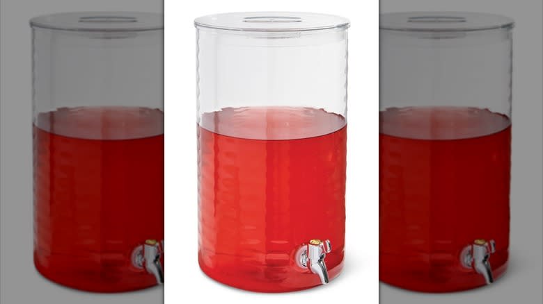 Beverage dispenser with red liquid
