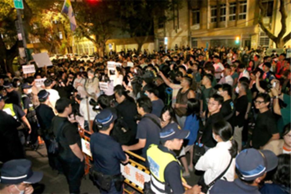 520總統就職近 警政署擔心立院被佔領「很難看」 調來大批警力遭引發立委不滿。趙雙傑攝