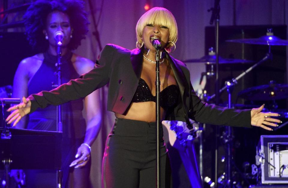 Mary J. Blige performs at the Clive Davis and The Recording Academy Pre-Grammy Gala at the Beverly Hilton Hotel on Saturday, Feb. 11, 2017, in Beverly Hills, Calif. (Photo by Chris Pizzello/Invision/AP)