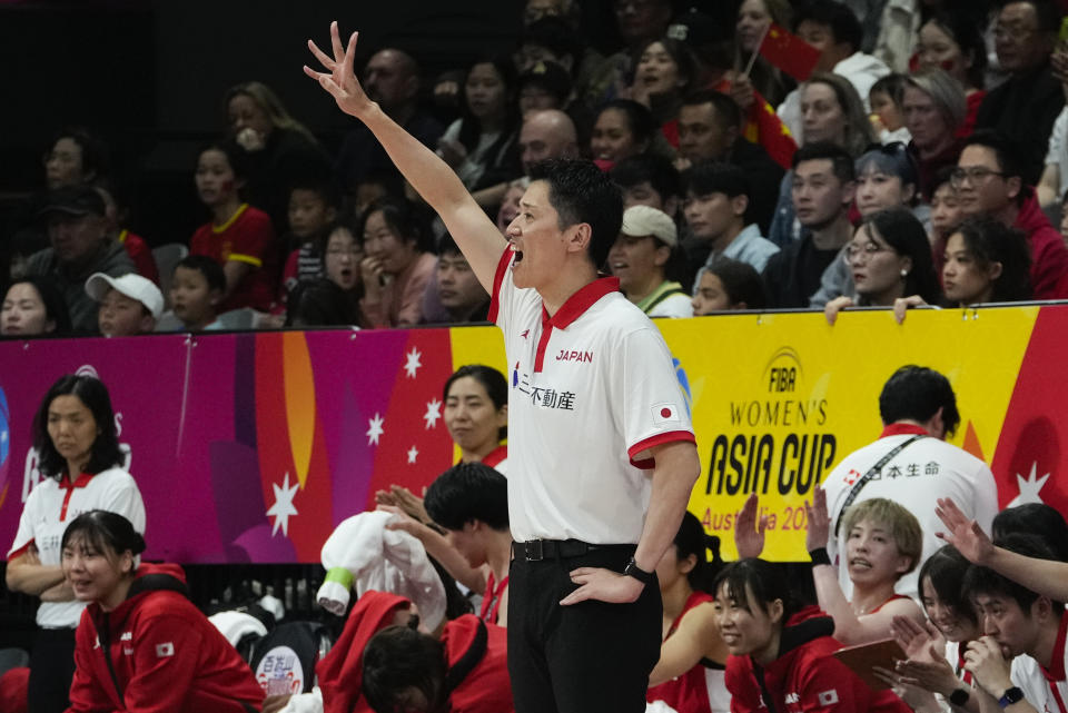 Japan's coach Toru Onzuka reacts during the Asia Cup women's basketball final against China in Sydney, Australia, Sunday, July 2, 2023. (AP Photo/Mark Baker)