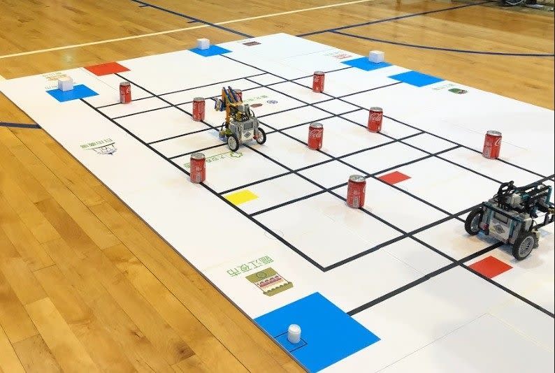 智組型機器人公開挑戰賽以「城市快遞」為題，考驗選手的程式設計及人工智慧運用技巧