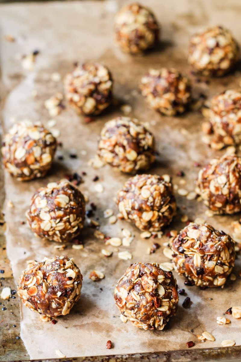 Oatmeal, Chia, Cacao Cookie Energy Bite