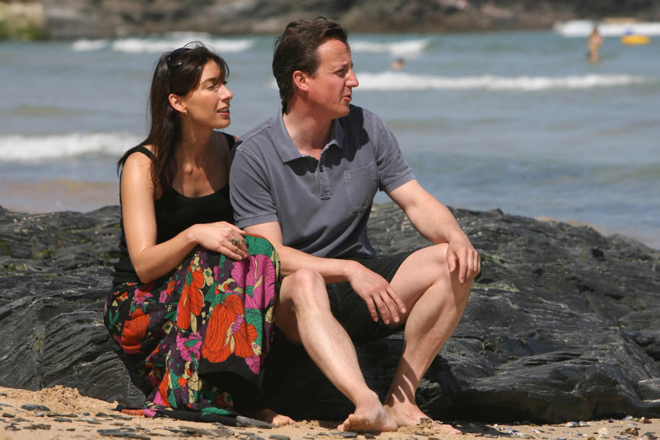 Großbritanniens Ex-Premierminister David Cameron hat sich in den vergangenen Jahren gerne in Cornwall oder auf Mallorca, Ibiza und Lanzarote niedergelassen, wo er sich als passionierter Hobby-Surfer versuchte.