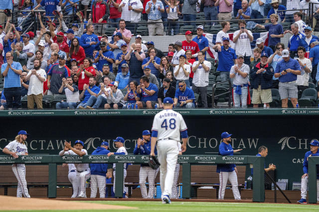 Jacob deGrom's lethal spring training debut with Rangers has fans