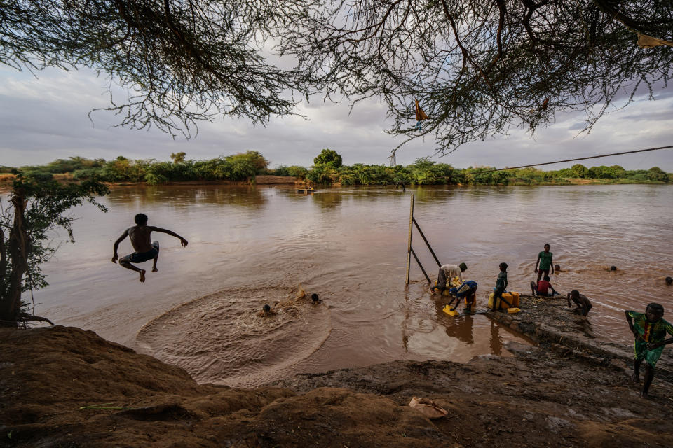 Despite the constant flow of water, the Jubba River in western Somalia is poorly managed for irrigation and drinking needs. (Giles Clarke)