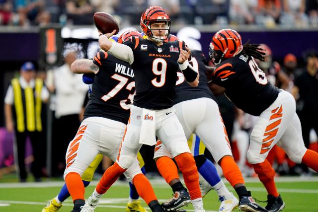 Joe Burrow injury news: Bengals QB injures knee early in 4th quarter of Super  Bowl - DraftKings Network