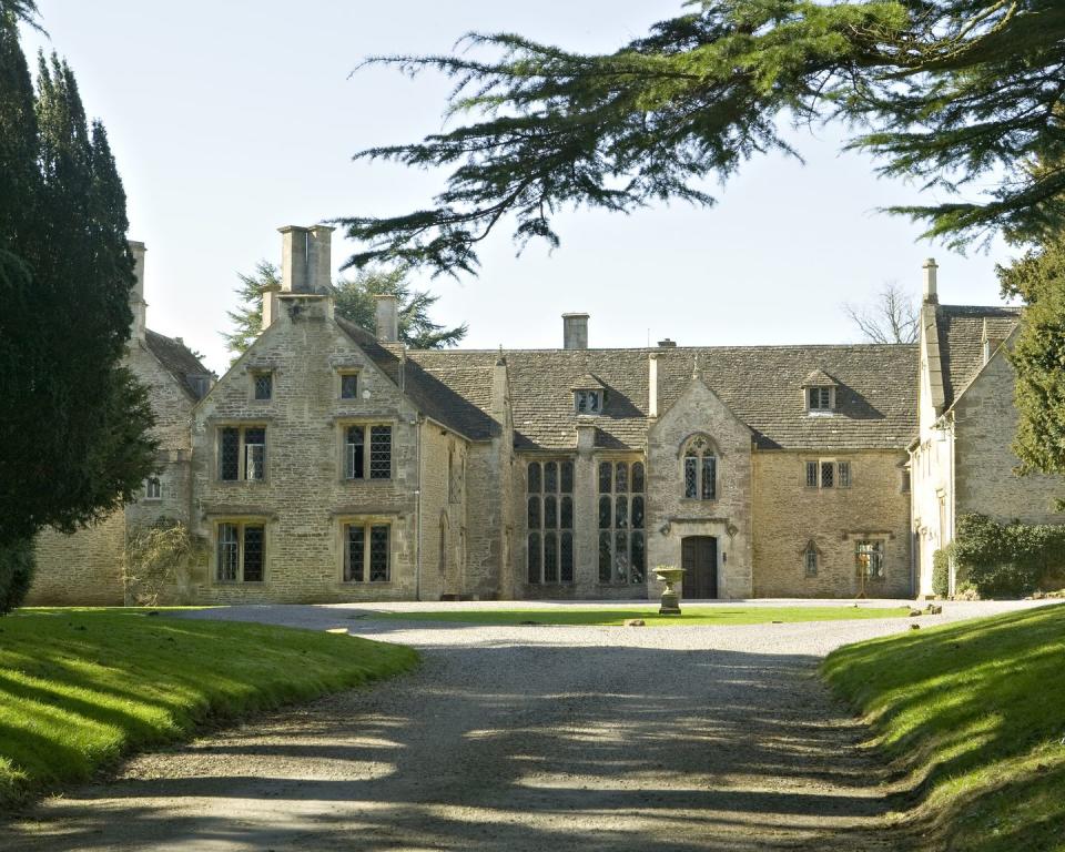 4) Chavenage House