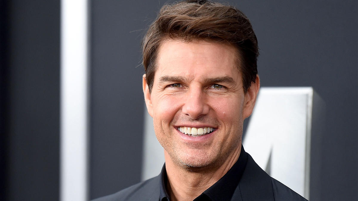 Tom Cruise surprises fans during outing with son Connor at Giants game