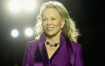 Und hier die Ausflösung: Faye Dunaway feiert tatsächlich am 14. Januar ihren 80. Geburtstag. Und zugegeben: Bei der Hollywood-Legende kommt die Schönheit womöglich nicht nur ganz natürlich von innen. Wer auch immer Hand angelegt hat: Wie 80 sieht die Schauspielerin tatsächlich nicht aus. (Bild: Antony Jones/Getty Images)