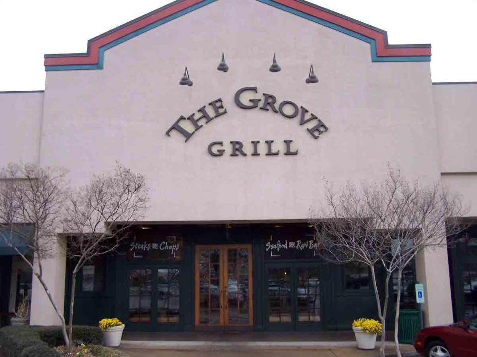 Mon Feb 26, 2007 (jsgrove1) Photo by Justin Shaw. The Grove Grill in the Laurelwood Shopping Center. Customers are treated to upscale Ameriacn Bistro with southern regional influences.