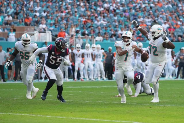 WATCH: Texans DE Jerry Hughes kicks over Gatorade tub against the Dolphins