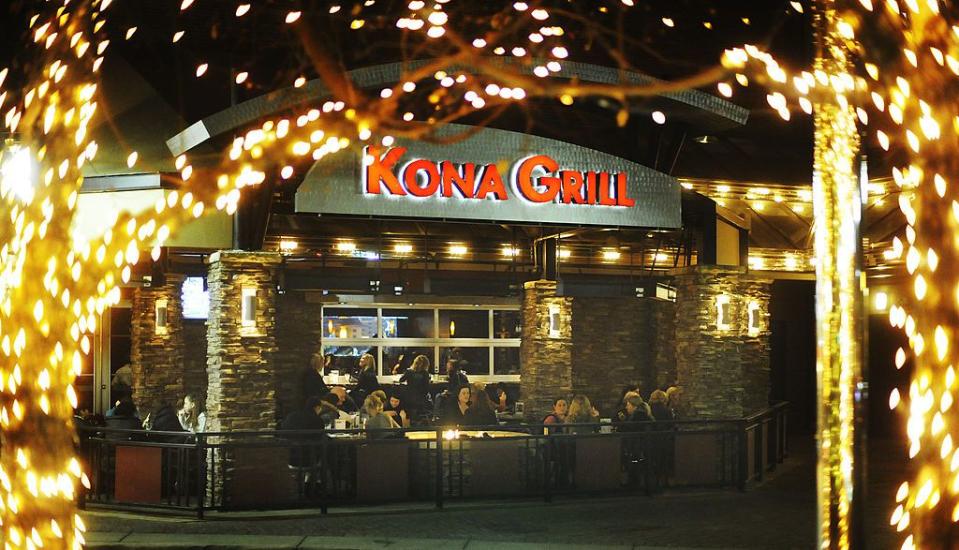 restaurants open on christmas kona grill