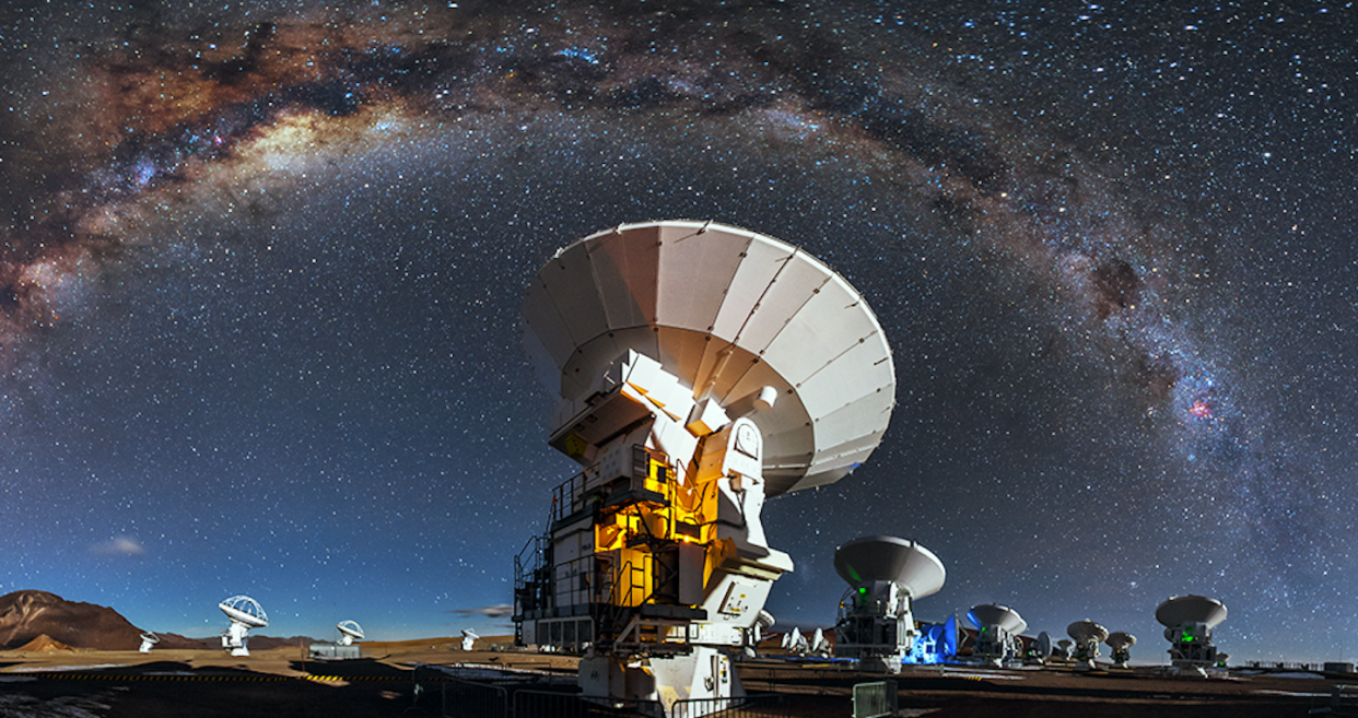 Conjunto de radiotelescopios ALMA. A. Duro / ESO