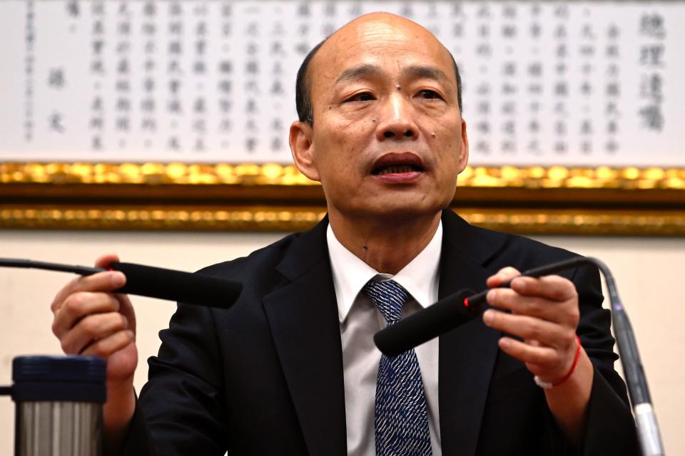 Kaohsiung Mayor Han Guo-Yu adjusts the microphone during a press conference after meeting with Chairman of Taiwans main opposition Kuomintang (KMT) Wu Den-yih in Taipei in April 30, 2019. (Photo by Sam YEH / AFP)        (Photo credit should read SAM YEH/AFP via Getty Images)