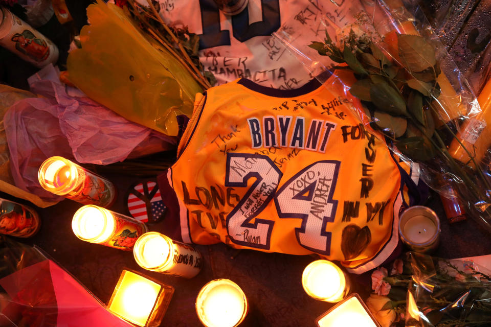 Authorities have released the 911 calls that were made immediately after the helicopter crash that killed Kobe and Gianna Bryant. (REUTERS/Patrick T. Fallon)