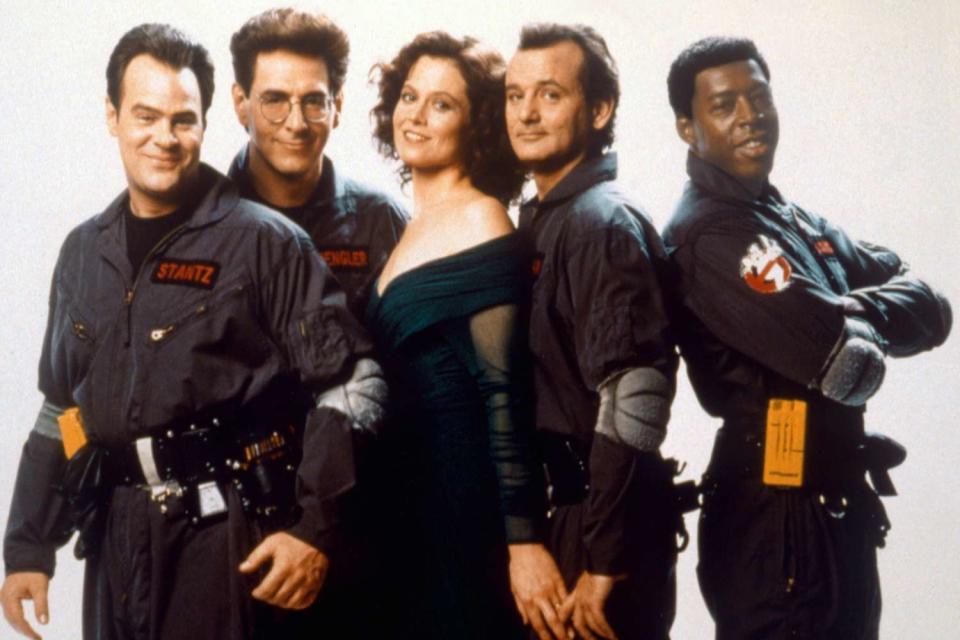 Dan Aykroyd, Harold Ramis, Sigourney Weaver, Bill Murray and Ernie Hudson / Ghostbusters / 1984 directed by Ivan Reitman [Columbia Pictures]