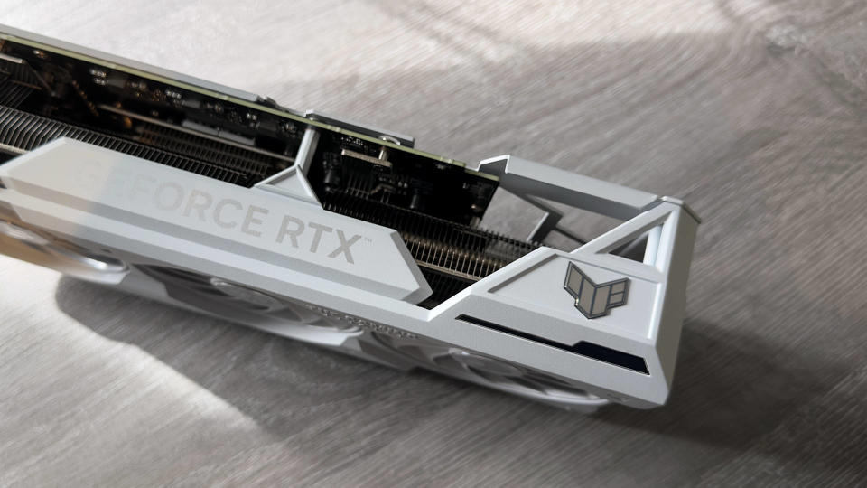 Asus TUF Gaming GeForce RTX 4070 Ti Super BTF White OC Edition graphics card