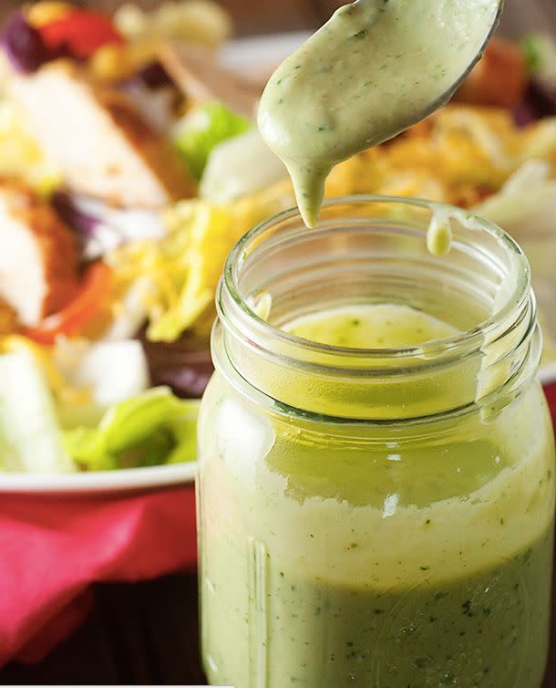 <strong>Get the <a href="http://www.bunsinmyoven.com/2014/02/10/southwestern-avocado-salad-dressing/" target="_blank">Southwestern Avocado Dressing recipe</a> from Buns in my Oven</strong>