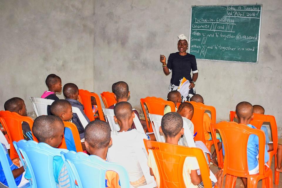 Children taking classes at the Land of Hope Centre (DINNødhjælp)