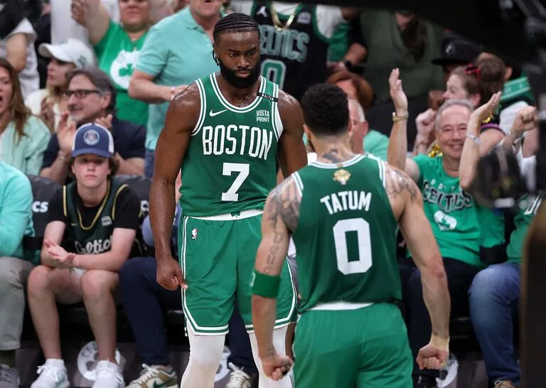 Jaylen Brown y Jayson Tatum, los líderes de  los Boston Celtics campeones de la NBA que quieren seguir triunfando
