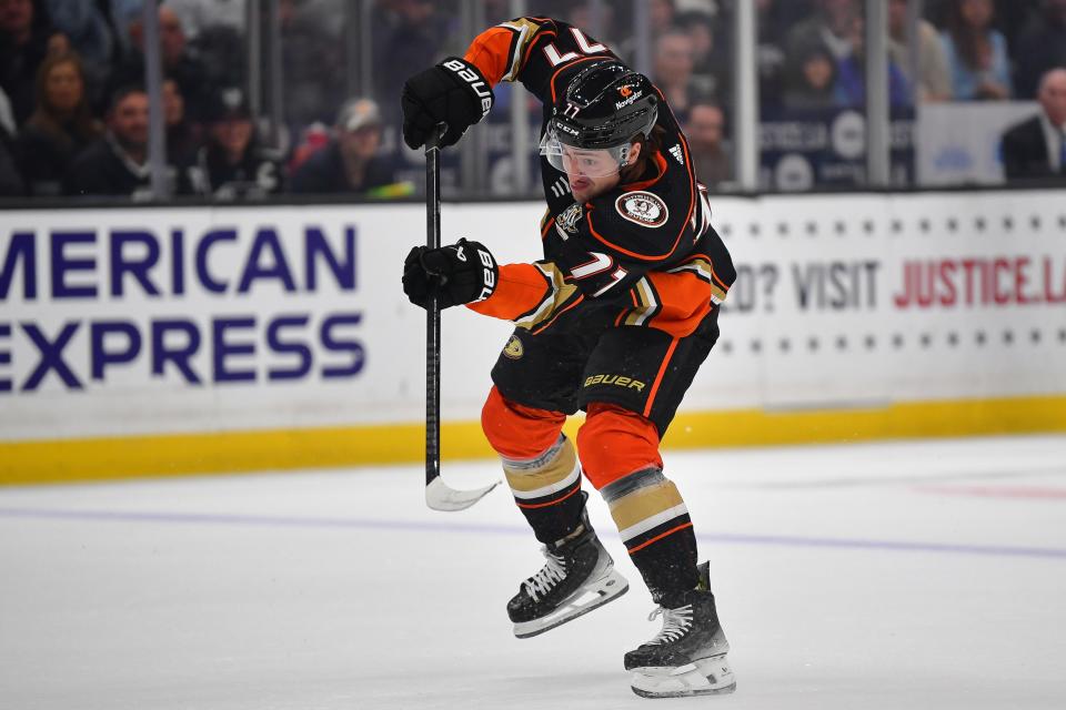 Anaheim Ducks right wing Frank Vatrano is expected to be a trade target on Friday.