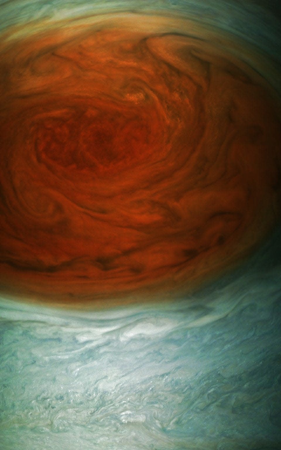 Jupiter's Great Red Spot from an altitude of 9866.1 km above Jupiter's surface - Credit: NASA / JPL / SwRI / MSSS / Gerald Eichstädt 