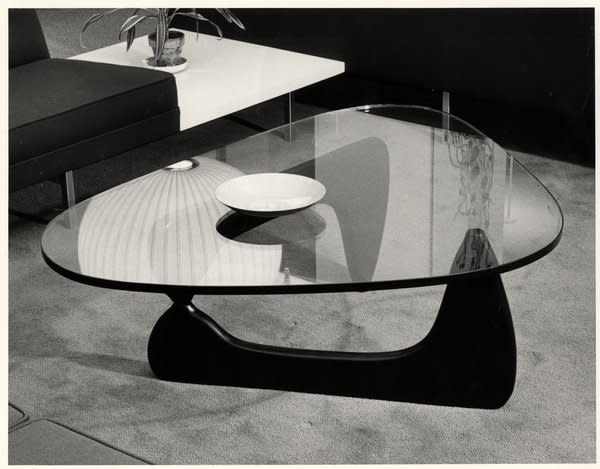 An early photo of the Noguchi table taken by Martin J. Schmidt.