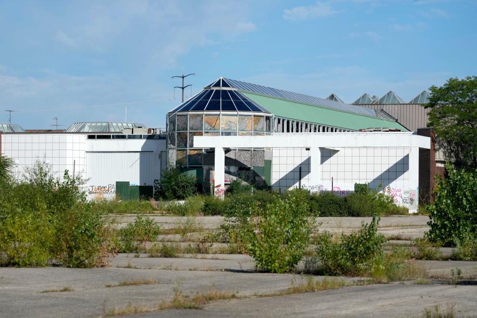 Milwaukee's dilapidated former Northridge Mall is again facing demolition after a judge's ruling on Monday.