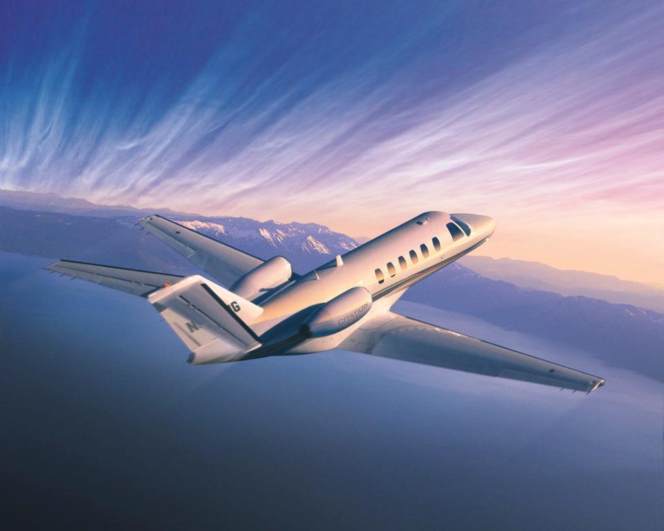 The airplane has a maximum speed of 481 miles per hour.