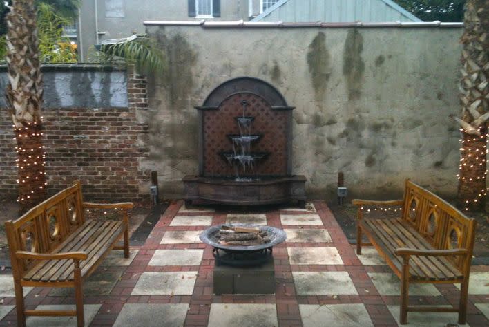 This shotgun house in a quaint neighborhood has an outdoor area with courtyard and fountain.<br>  <strong>City:</strong> Mobile<br> <strong>Title:</strong> <a href="http://airbnb.com/rooms/904078" target="_blank">Downtown Historic Shotgun House</a><br> <strong>Nightly rate:</strong> $150<br> <strong>Bedrooms:</strong> 2<br> <strong>Occupancy rate (percentage of time the place was rented from November to February):</strong> 100 percent<br> <strong>Reviews:</strong> 18<br>       